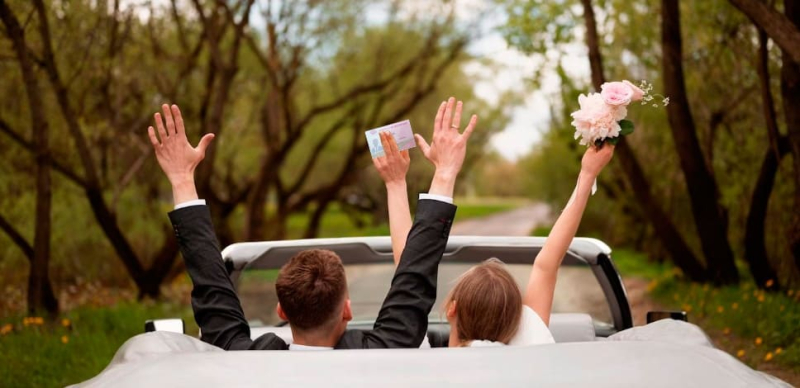 Давно поменяли фамилию, но права не заменили и за руль не садились &ndash; грозит ли штраф?