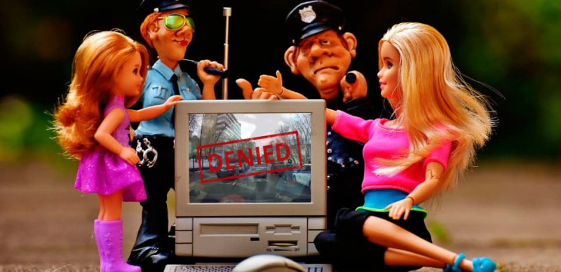 Должен ли сотрудник ГИБДД ознакомить водителя с видеофиксацией нарушения или нет?