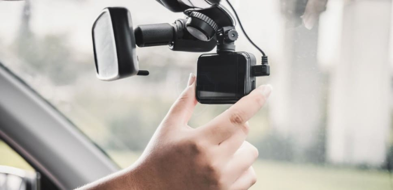 Где можно правильно разместить видеорегистратор на лобовом стекле по новым ПДД?