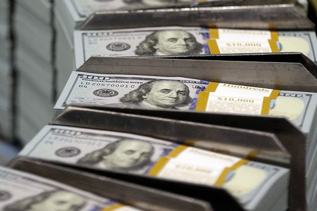 Что внезапно спасло США от глобального кризиса?