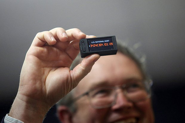 Что внезапно спасло США от глобального кризиса?