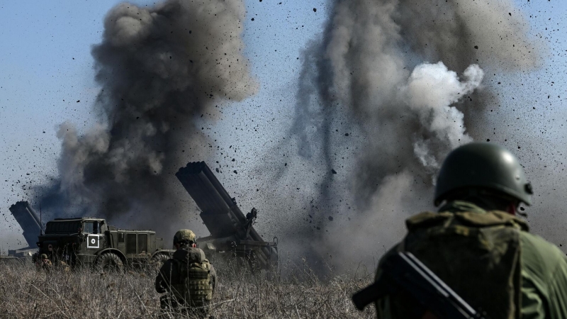 Артиллеристы с двух выстрелов уничтожили "опорник" ВСУ под Харьковом