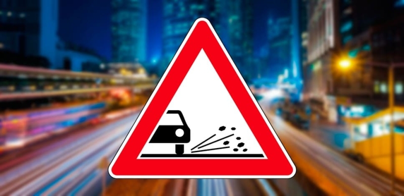 Из-под машины прилетел камень &ndash; что делать, кто виновен и как получить возмещение?